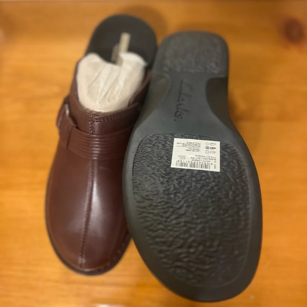 Brand new Clarks Women's Clogs 👠. - Picture 2 of 10